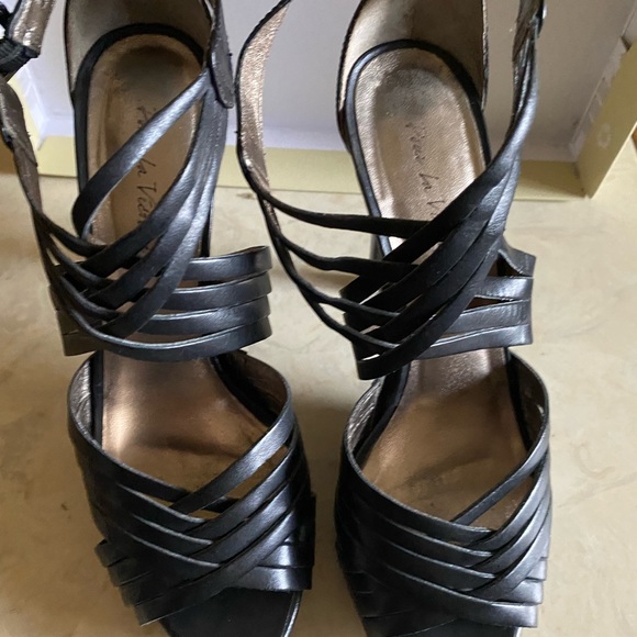 Por La Victoire Leather, black, 4 inch heel with platform. - Picture 3 of 5